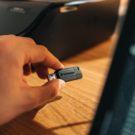 VERBATIM PinStripe USB 2.0 Drive 16GB - Black - Image 4
